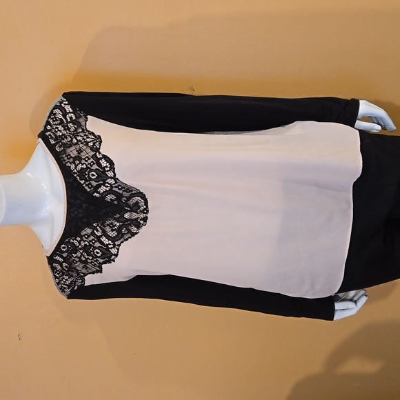 matador Tops - SOLD Elegant Black and Cream Lace-Accent Long Sleeve Top